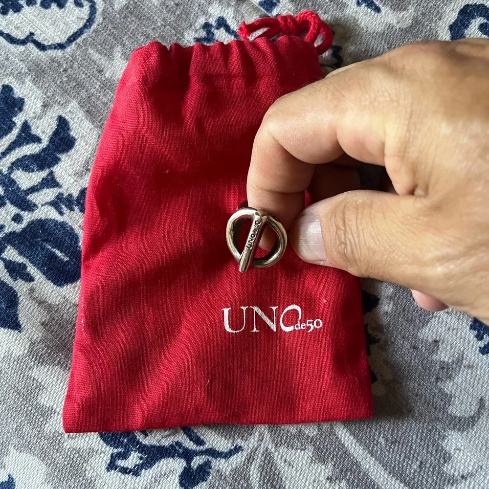 Beautiful Uno de 50 unisex ring size 8. Hand made in Spain. These are rare!